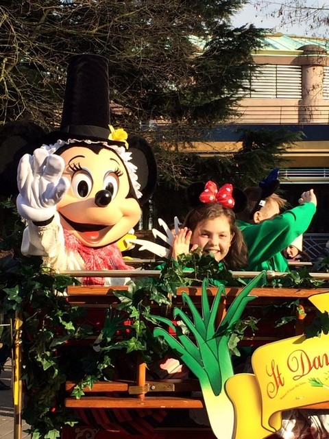 llun siwan efo mini mouse